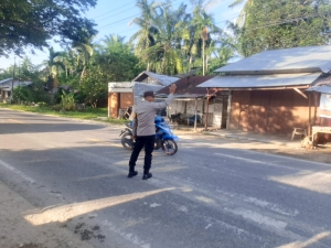 Polsek Sungai Raya Laksanakan Gatur Lalin Pagi di Wilayah Hukum Setempat