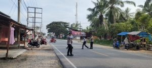 Polsek Sungai Raya Laksanakan Pengaturan Lalu Lintas di Pagi Hari