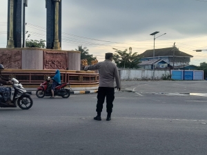 Polsek Langsa Barat Laksanakan Gatur Lalin dan Pemeliharaan Kamtibmas Pagi Hari
