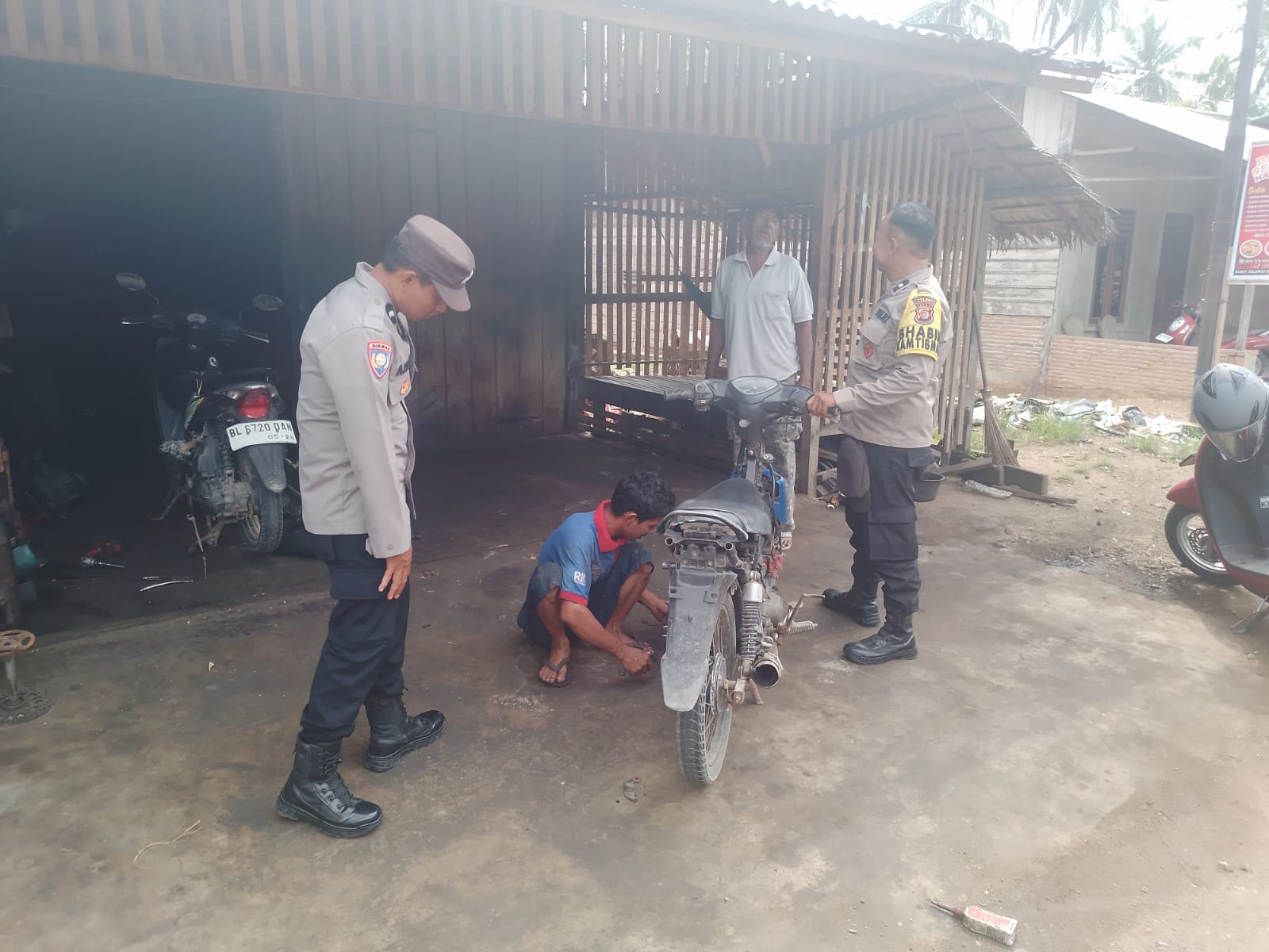 Polsek Sungai Raya Laksanakan Patroli Dialogis Ciptakan Situasi Aman dan Kondusif