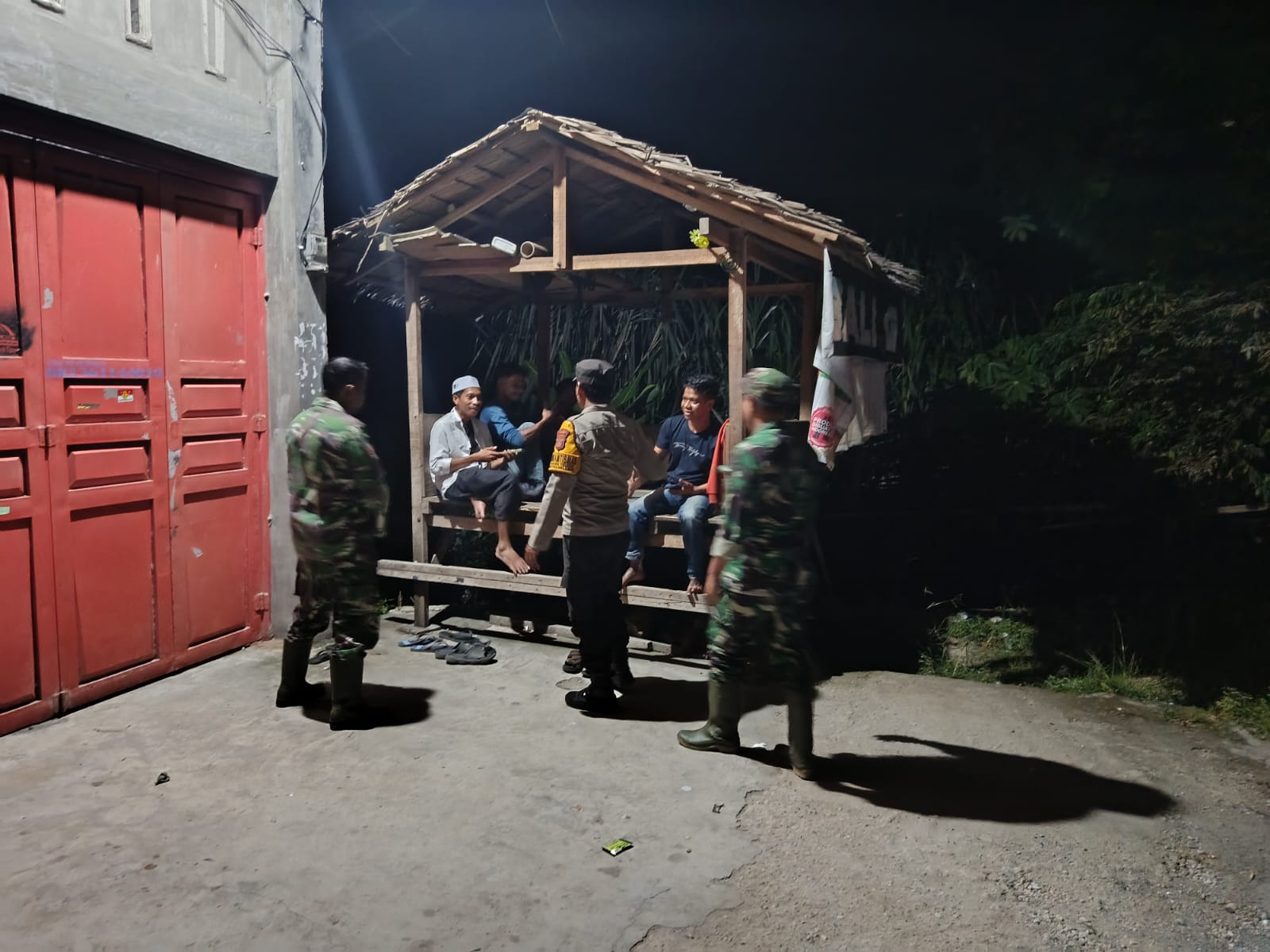 TNI-Polri Gelar Patroli Gabungan di Wilayah Hukum Polsek Rantau Selamat