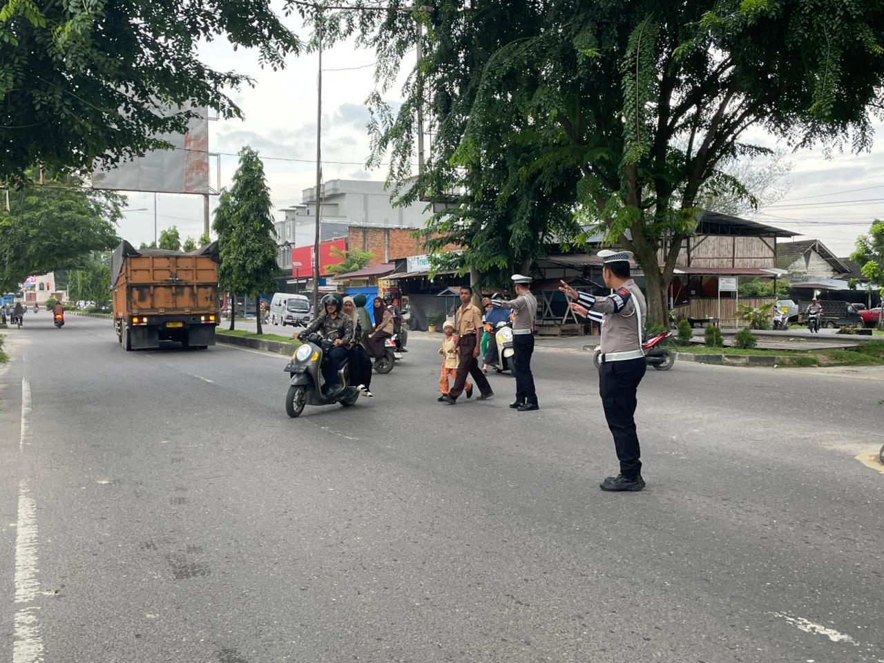 Sat Lantas Polres Langsa Laksanakan Strong Point Pagi di Jalan Ahmad Yani