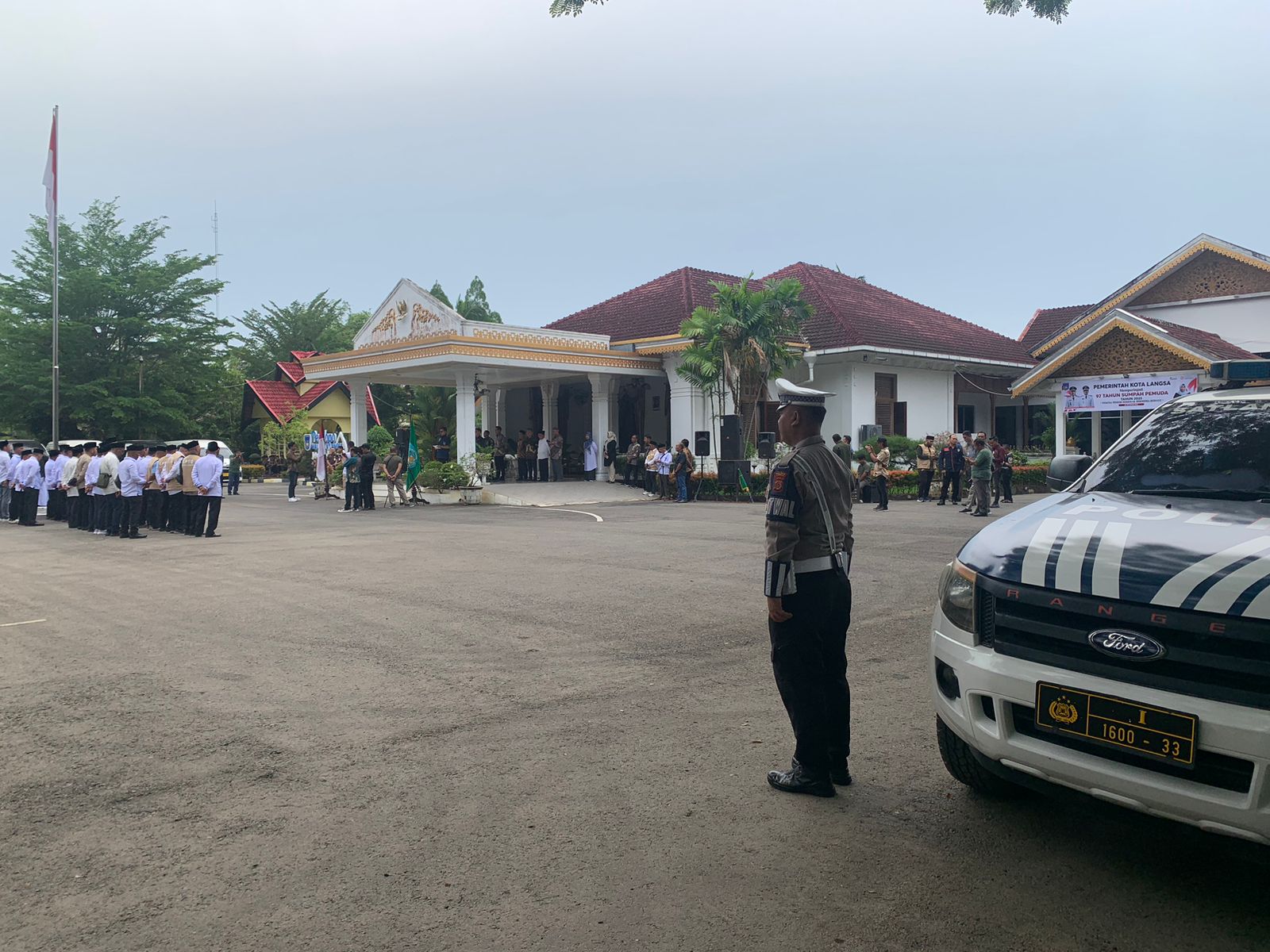 Sat Lantas Polres Langsa Kawal Kafilah MTQ Kota Langsa Menuju Kabupaten Pidie Jaya