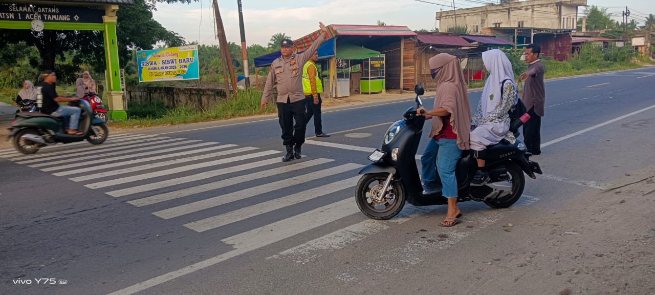 Polsek Manyak Payed Laksanakan Gatur Lalin dan Pemeliharaan Kamtibmas