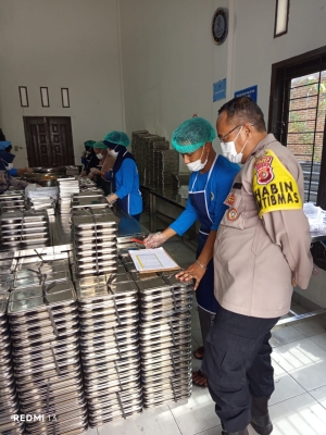 Polsek Langsa Barat Kawal Distribusi Program Makan Bergizi Gratis