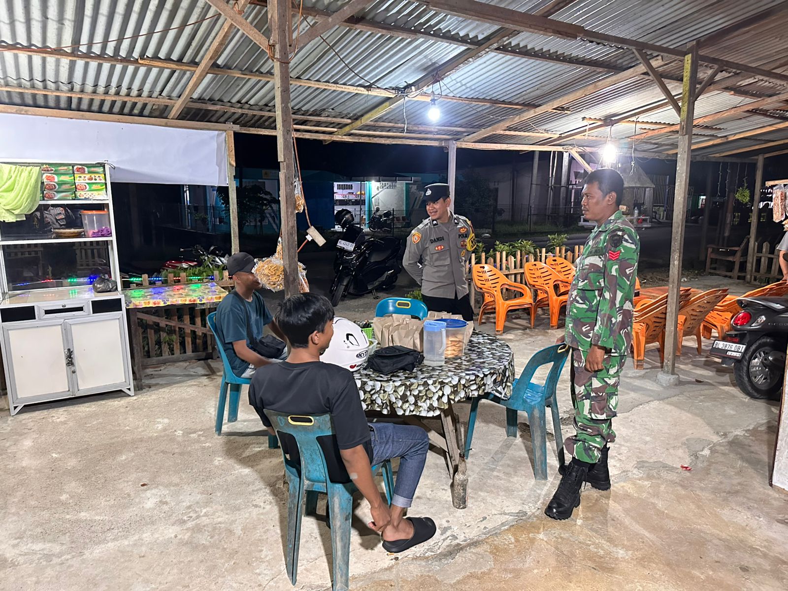 Polsek Rantau Selamat dan TNI Gelar Patroli Gabungan Ciptakan Keamanan Wilayah