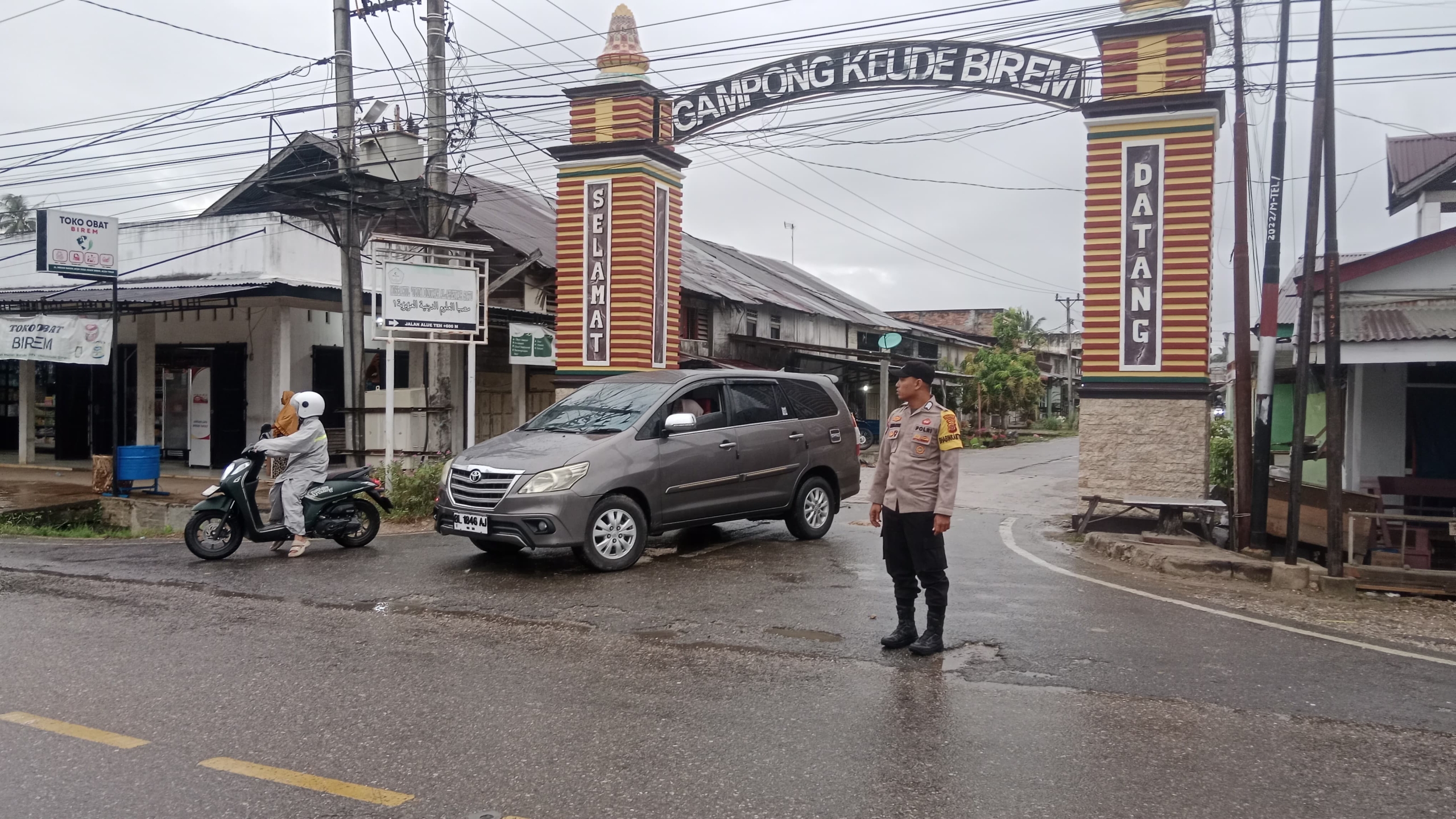 Polsek Birem Bayeun Laksanakan Gatur Lalin di Depan SDN 3 dan Simpang Keude Birem