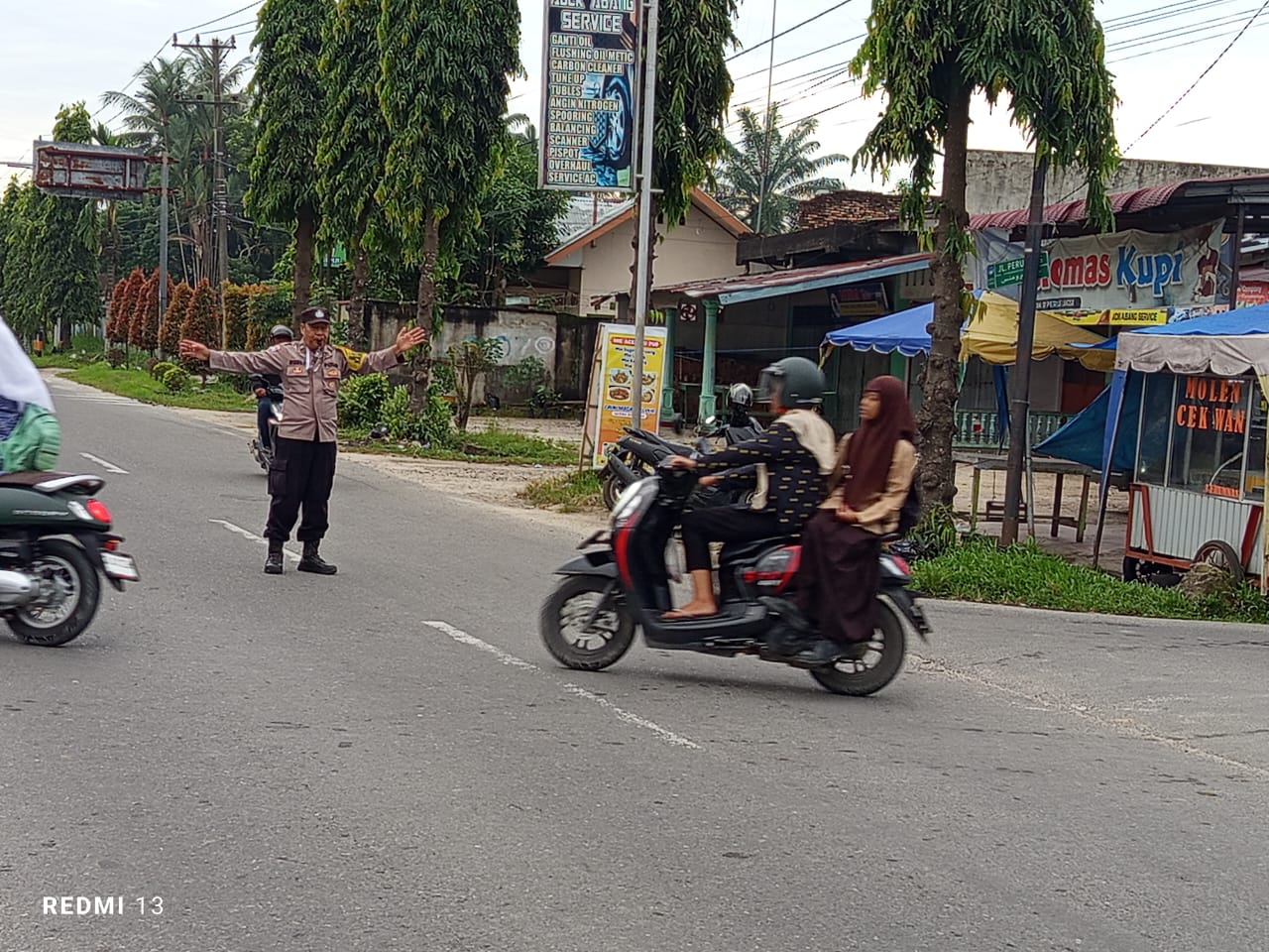Polsek Langsa Barat Gelar Gatur Lalin untuk Wujudkan Kamseltibcarlantas di Wilayahnya