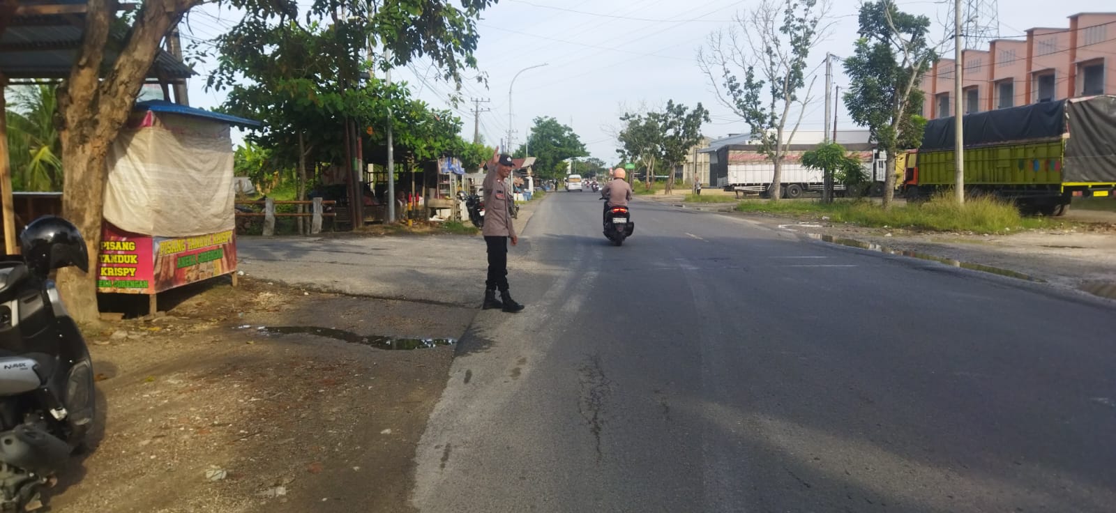 Polsek Langsa Barat Laksanakan Gatur Lalin Pagi untuk Wujudkan Kamtibcarlantas yang Kondusif