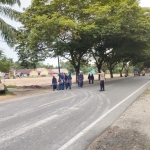 Polsek Sungai Raya Laksanakan Pengaturan Lalu Lintas Pagi di Titik Ramai Aktivitas Warga