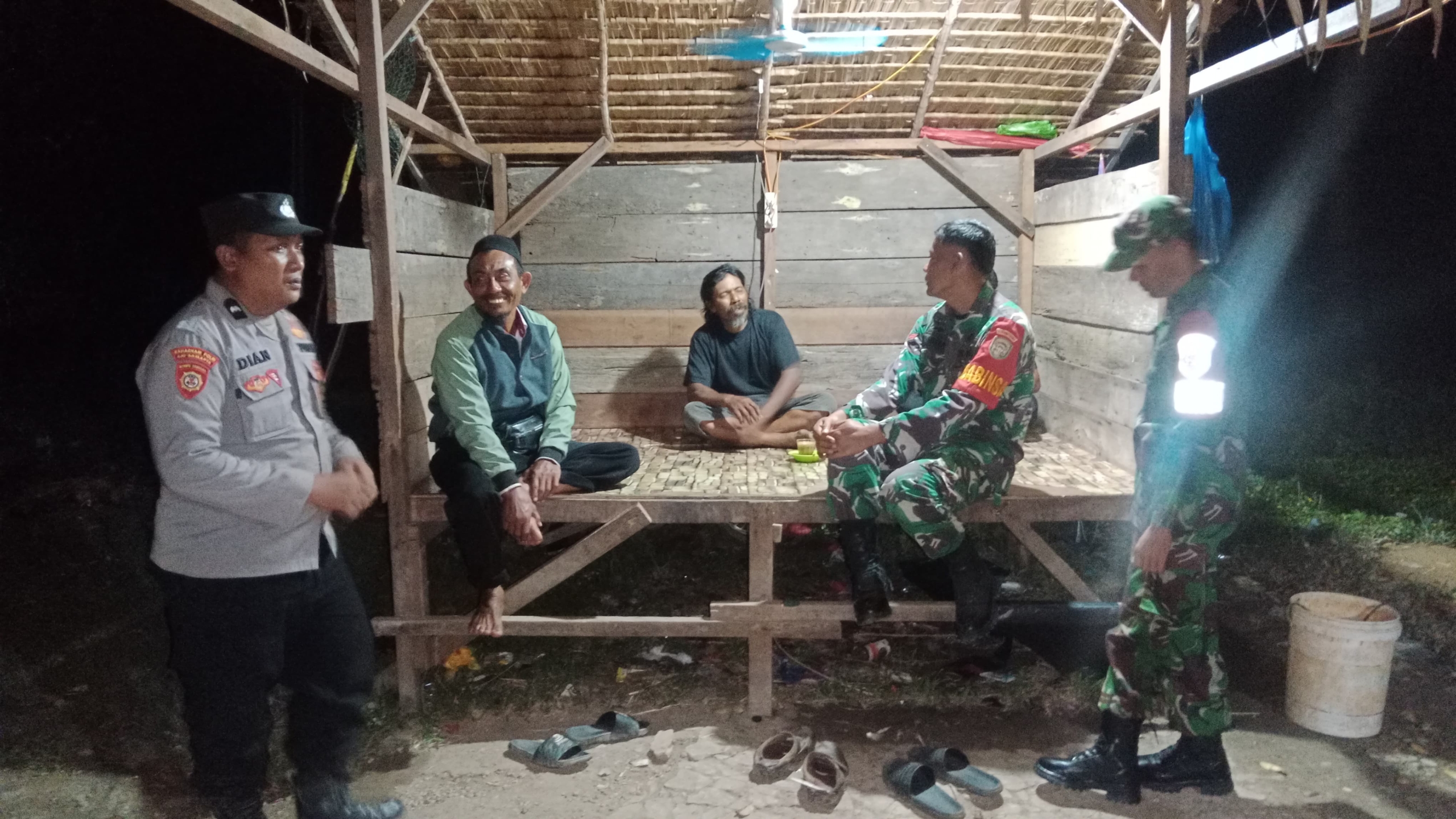 Patroli Gabungan TNI–Polri Ciptakan Situasi Aman di Wilayah Hukum Polsek Rantau Selamat