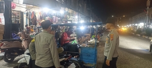 Patroli Malam Bhabinkamtibmas Polsek Langsa Antisipasi Aksi Premanisme