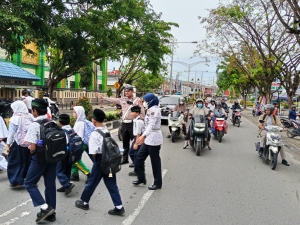 Sat Lantas Polres Langsa Gelar Strong Point Pagi di Jalan Ahmad Yani