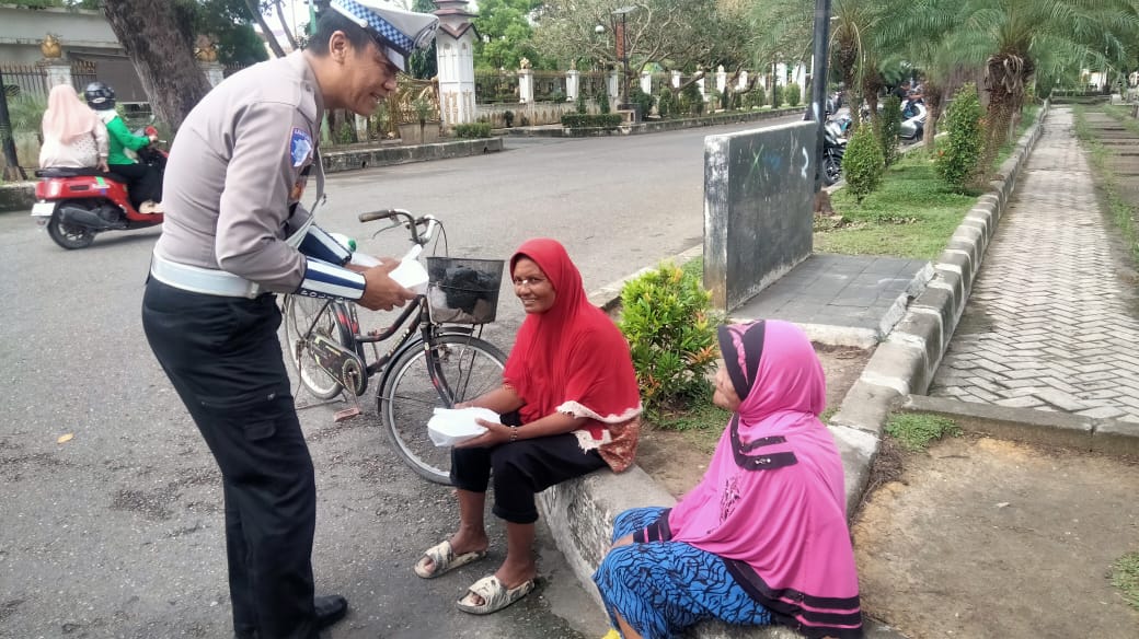 Sat Lantas Polres Langsa Gelar Jumat Berkah dan Sosialisasi Tertib Lalu Lintas