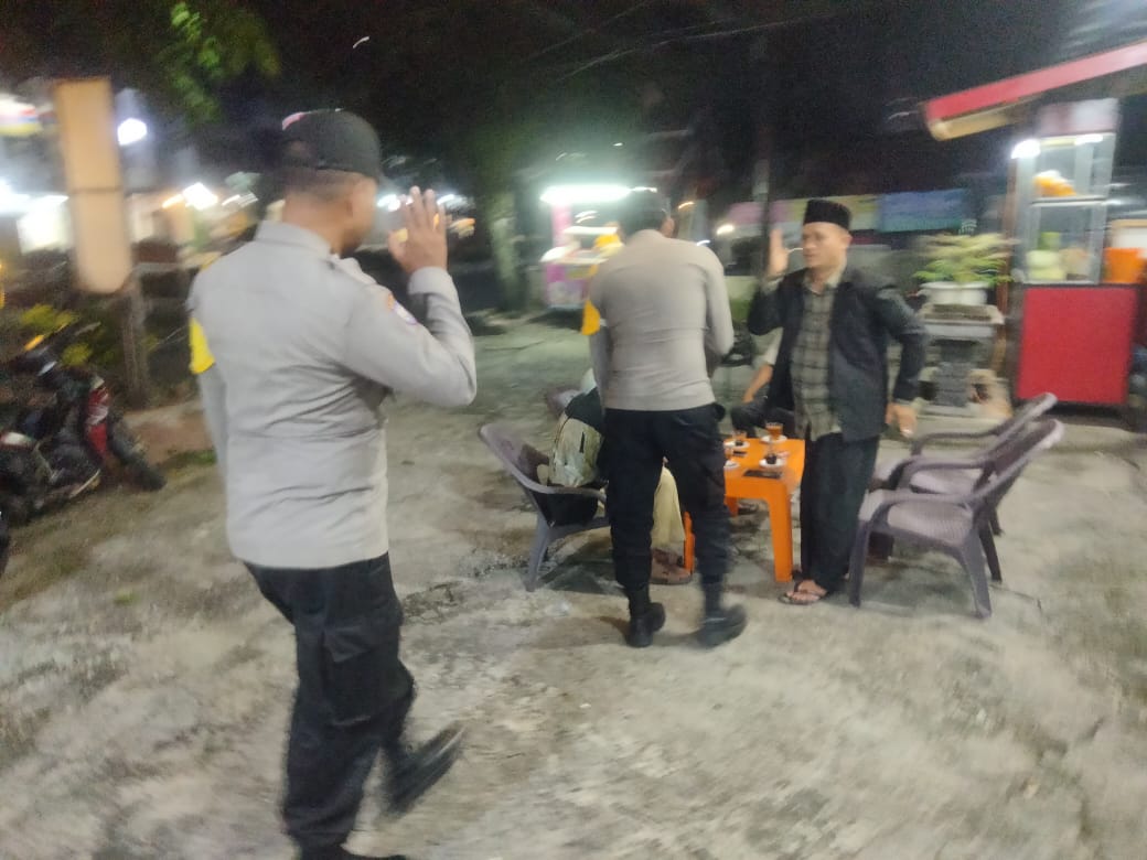 Patroli Malam Bhabinkamtibmas Antisipasi Premanisme di Langsa Kota