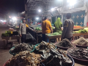 Bhabinkamtibmas Polsek Langsa Gelar Patroli Malam Antisipasi Premanisme di Wilayah Kecamatan Langsa Kota