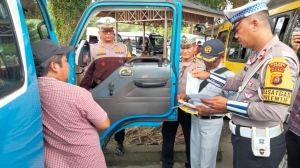 Sat Lantas Polres Langsa Gelar Ramp Check di Terminal Tipe A dalam Rangka Operasi Zebra Seulawah 2025
