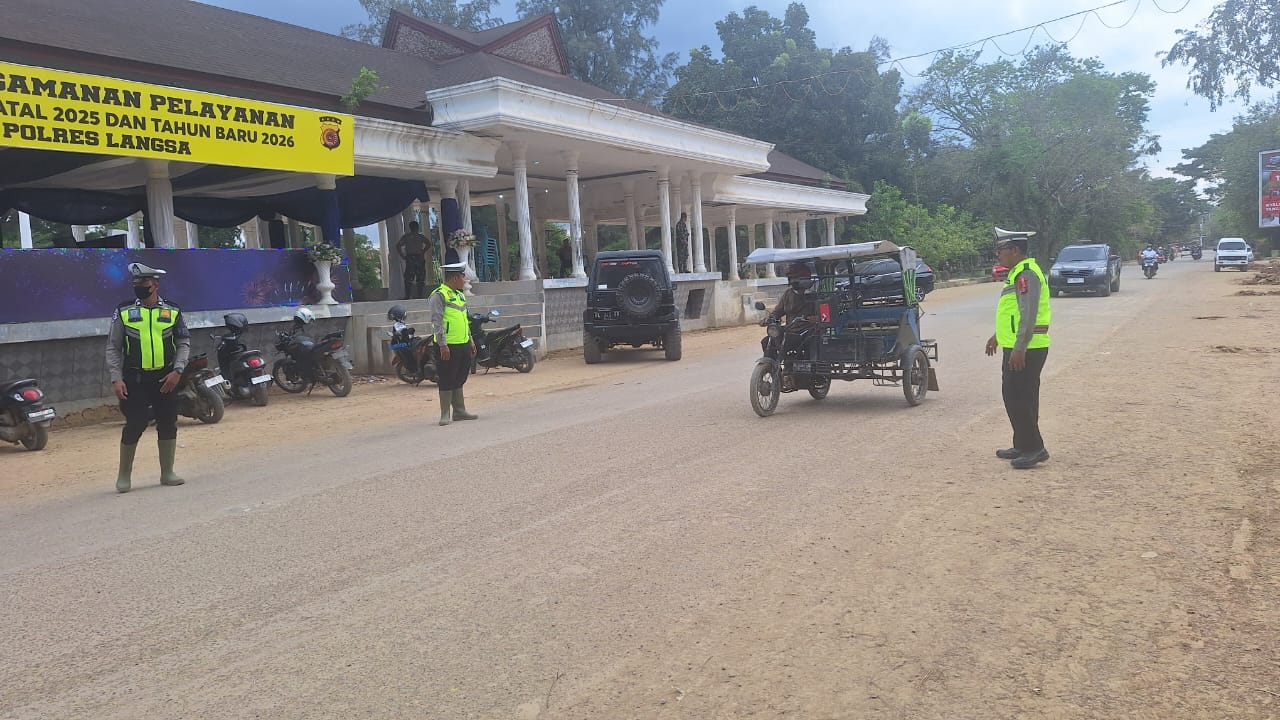 Pos Pelayanan Operasi Lilin Seulawah 2025 Polres Langsa Laksanakan Pengamanan Lalu Lintas