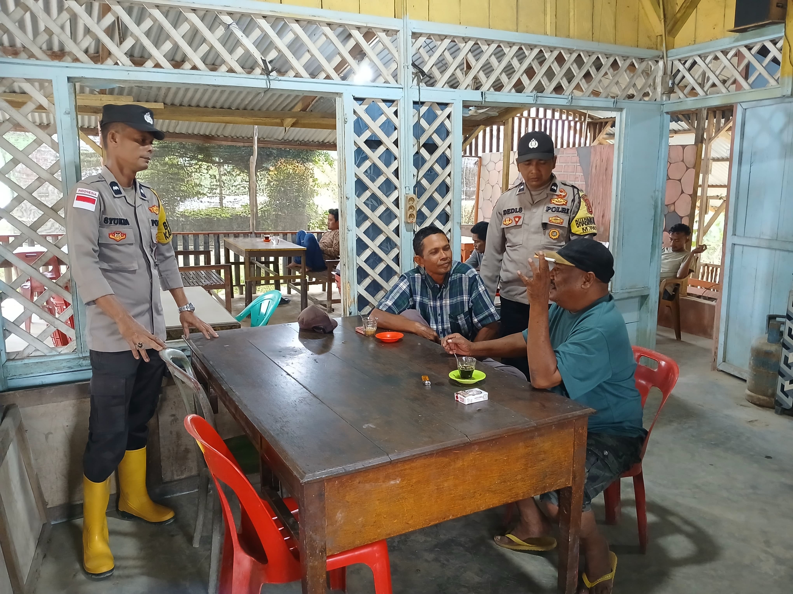 Patroli Polri Pasca Banjir Jaga Kamtibmas di Wilayah Manyak Payed