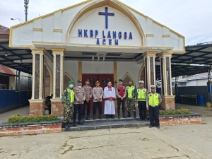 Polres Langsa Amankan Pelaksanaan Ibadah Natal II di Gereja HKBP Langsa