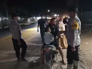 Patroli Polsek Manyak Payed Pantau Keamanan Wilayah Pasca Banjir