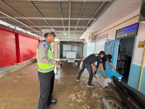 Satlantas Polres Langsa Kawal Distribusi Program Makan Bergizi Gratis di Sekolah