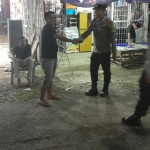 Patroli Malam Polsek Rantau Selamat Pantau Aktivitas Warga Pasca Banjir