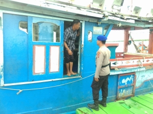 Sat Polairud Polres Langsa Laksanakan Patroli Dialogis di TPI Kuala Langsa