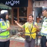 Satlantas Polres Langsa Berikan Edukasi Tertib Parkir di Pusat Kota