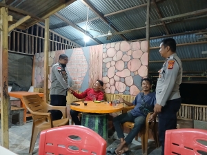 Polsek Manyak Payed Intensifkan Patroli Malam Pantau Aktivitas Warga