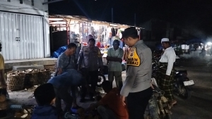 Patroli Sambang Gampong Polsek Sungai Raya Pantau Aktivitas Warga