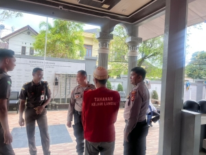 Sat Samapta Polres Langsa Amankan Proses Persidangan di Pengadilan