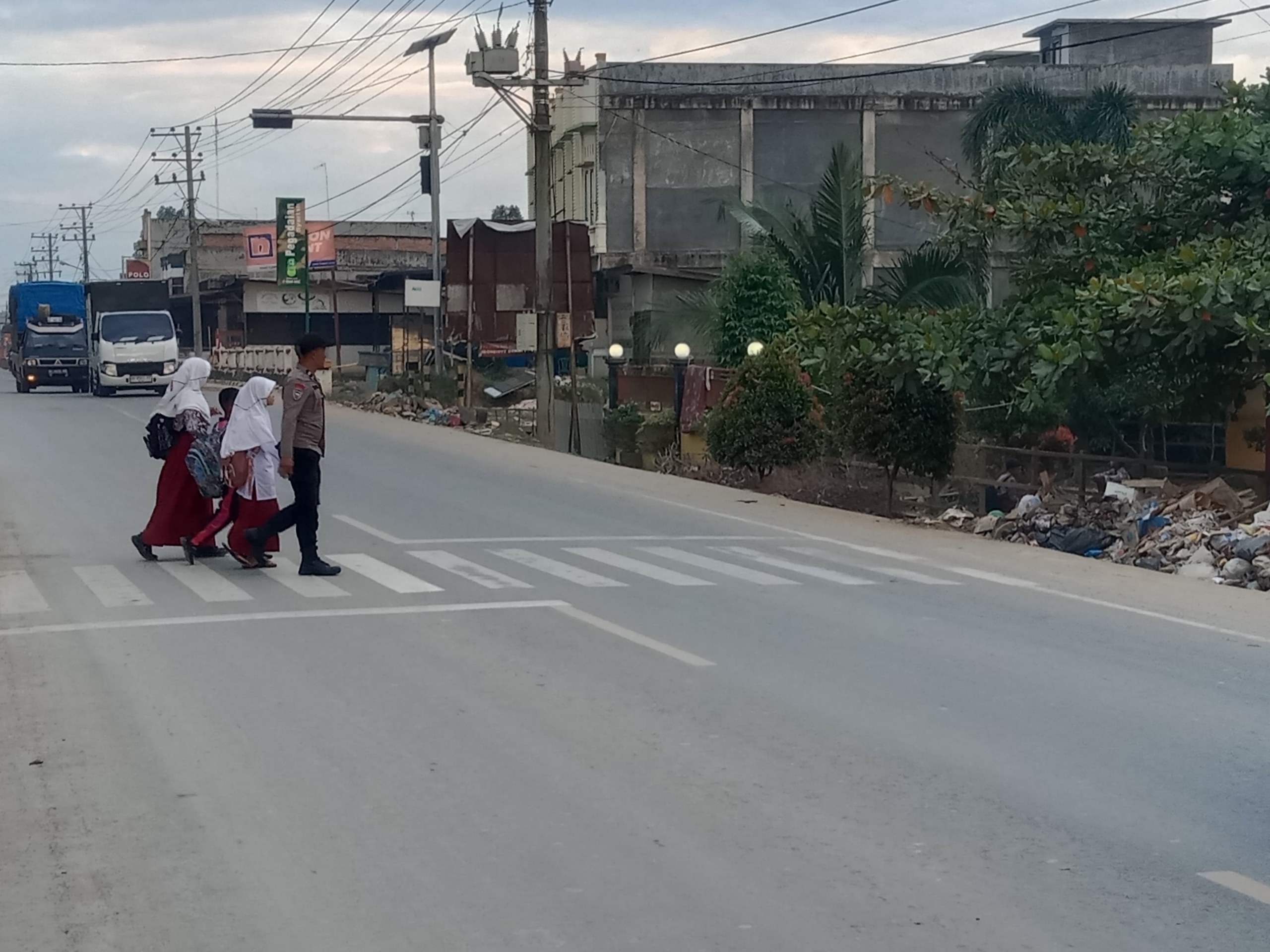 Polsek Manyak Payed Laksanakan Protap 01 di Kawasan Pendidikan   