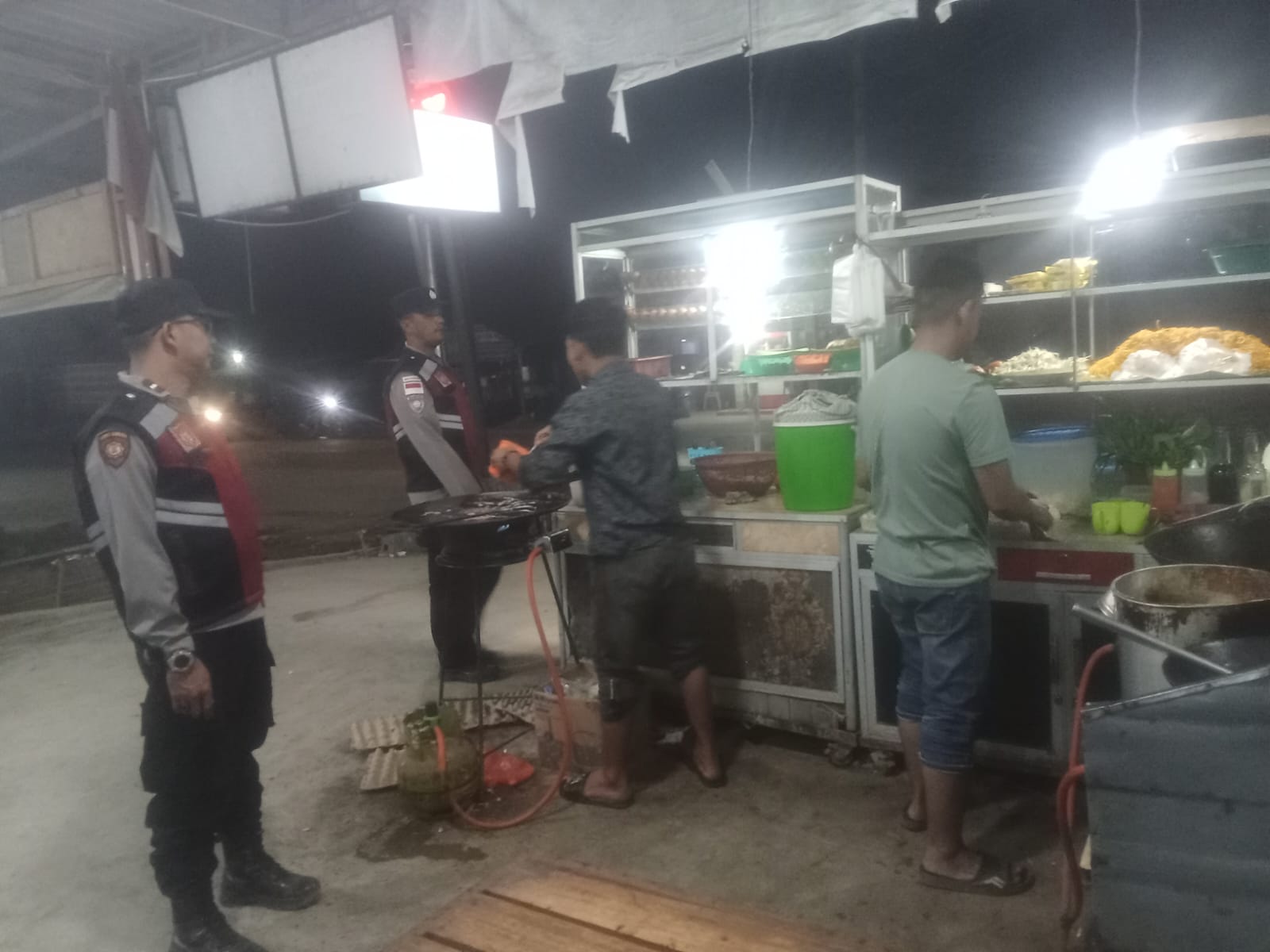 Patroli Malam Polsek Manyak Payed Jaga Kondusivitas Wilayah