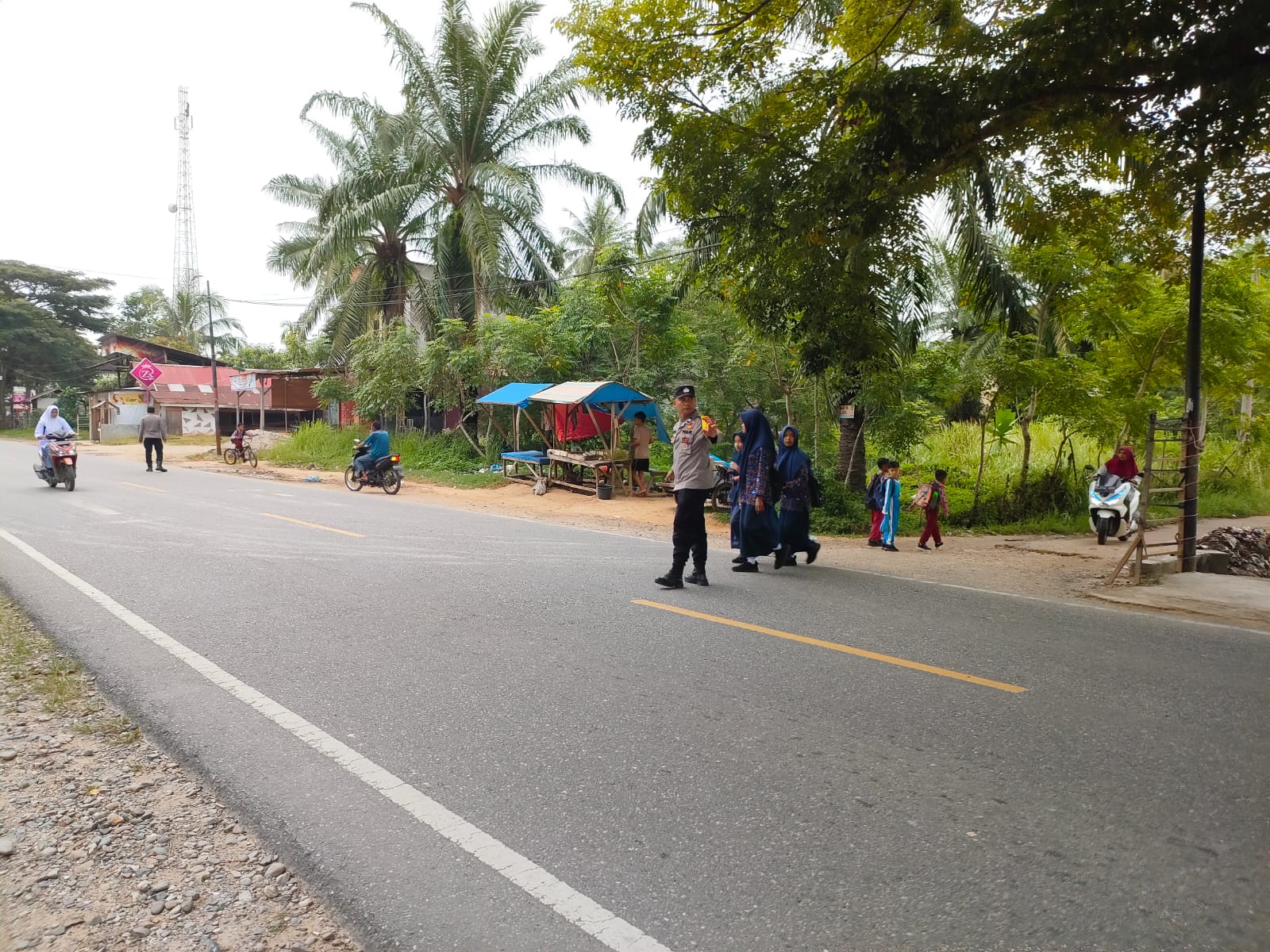 Polsek Sungai Raya Laksanakan Protap 01 di Kawasan Sekolah