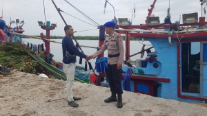 Sat Polairud Polres Langsa Gelar Patroli Dialogis di TPI Kuala Langsa