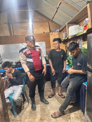 Patroli Malam Polsek Rantau Selamat Awasi Aktivitas Warga