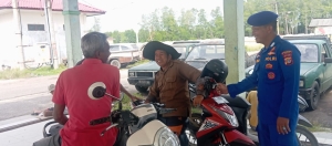 Personel Sat Pol Airud Polres Langsa Laksanakan Patroli Dialogis di TPI Kuala Langsa