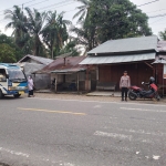 Pengaturan Lalu Lintas Pagi Polsek Sungai Raya di Kawasan Sekolah