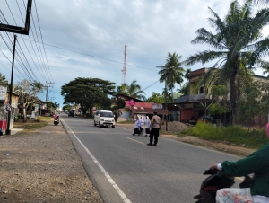 Polsek Sungai Raya Laksanakan Protap 01 Demi Kelancaran Lalu Lintas dan Keselamatan Pelajar