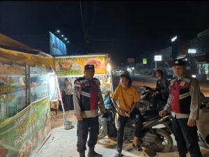 Patroli Malam Polsek Manyak Payed Jaga Kondusivitas Wilayah Pasca Banjir