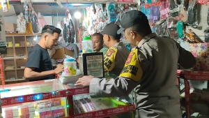 Patroli Malam Polsek Sungai Raya Pantau Aktivitas Warga