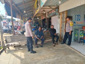 Patroli Polsek Sungai Raya Pantau Aktivitas Warga di Labuhan Keude