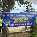 Satlantas Polres Langsa Pasang Spanduk Ops Keselamatan Seulawah 2026