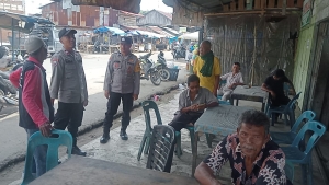 Patroli Siang Polsek Sungai Raya Pantau Aktivitas Warga