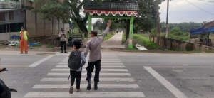 Polsek Manyak Payed Gelar Pengaturan Lalu Lintas di Lingkungan Sekolah