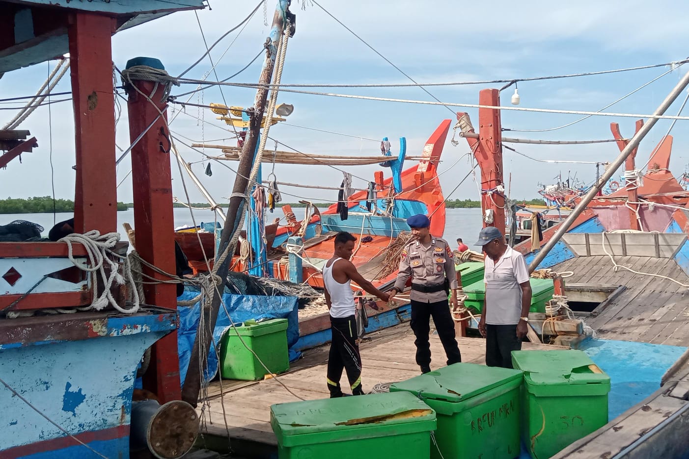 Patroli Dialogis Sat Polairud Polres Langsa Pantau Aktivitas Dermaga