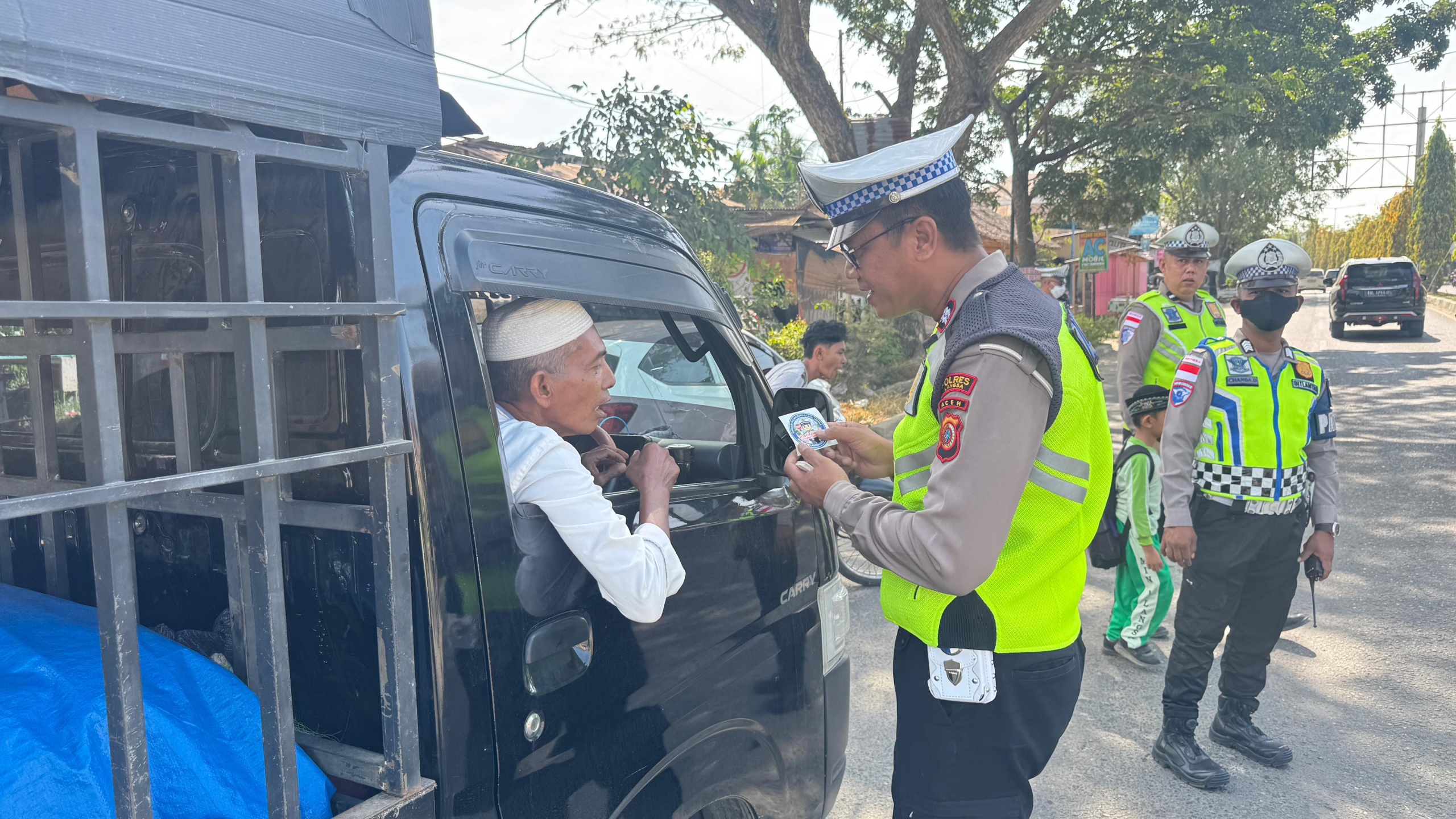 Satlantas Polres Langsa Gelar Razia dan Pembagian Stiker Ops Keselamatan Seulawah 2026