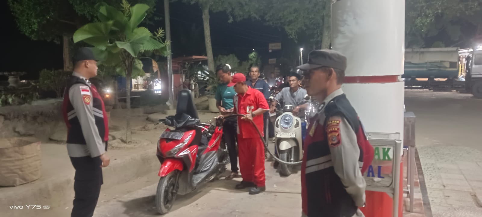 Patroli Polsek Manyak Payed Pastikan Keamanan Wilayah Pasca Banjir