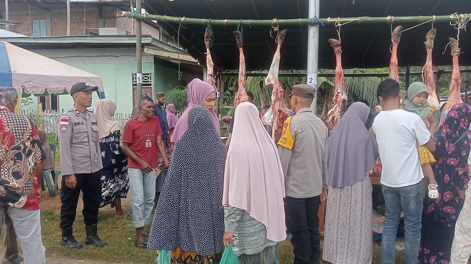 Polsek Sungai Raya Perkuat Pengamanan Pasar Meugang di Labuhan Keude